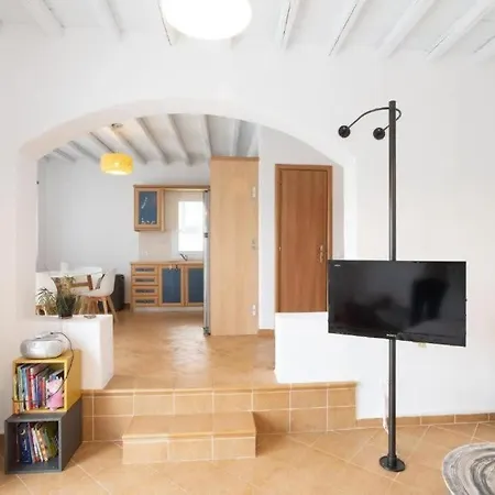 Dreamscape Cozy 3-bedroom Mykonos Hideaway Apartment *