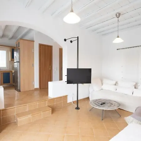 Dreamscape Cozy 3-bedroom Mykonos Hideaway
