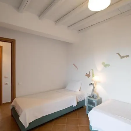 Dreamscape Cozy 3-bedroom Mykonos Hideaway